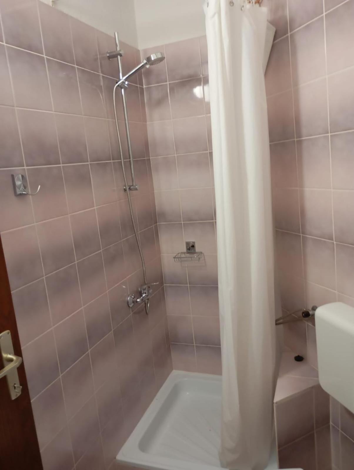 Rooms Helena Krk Town Εξωτερικό φωτογραφία