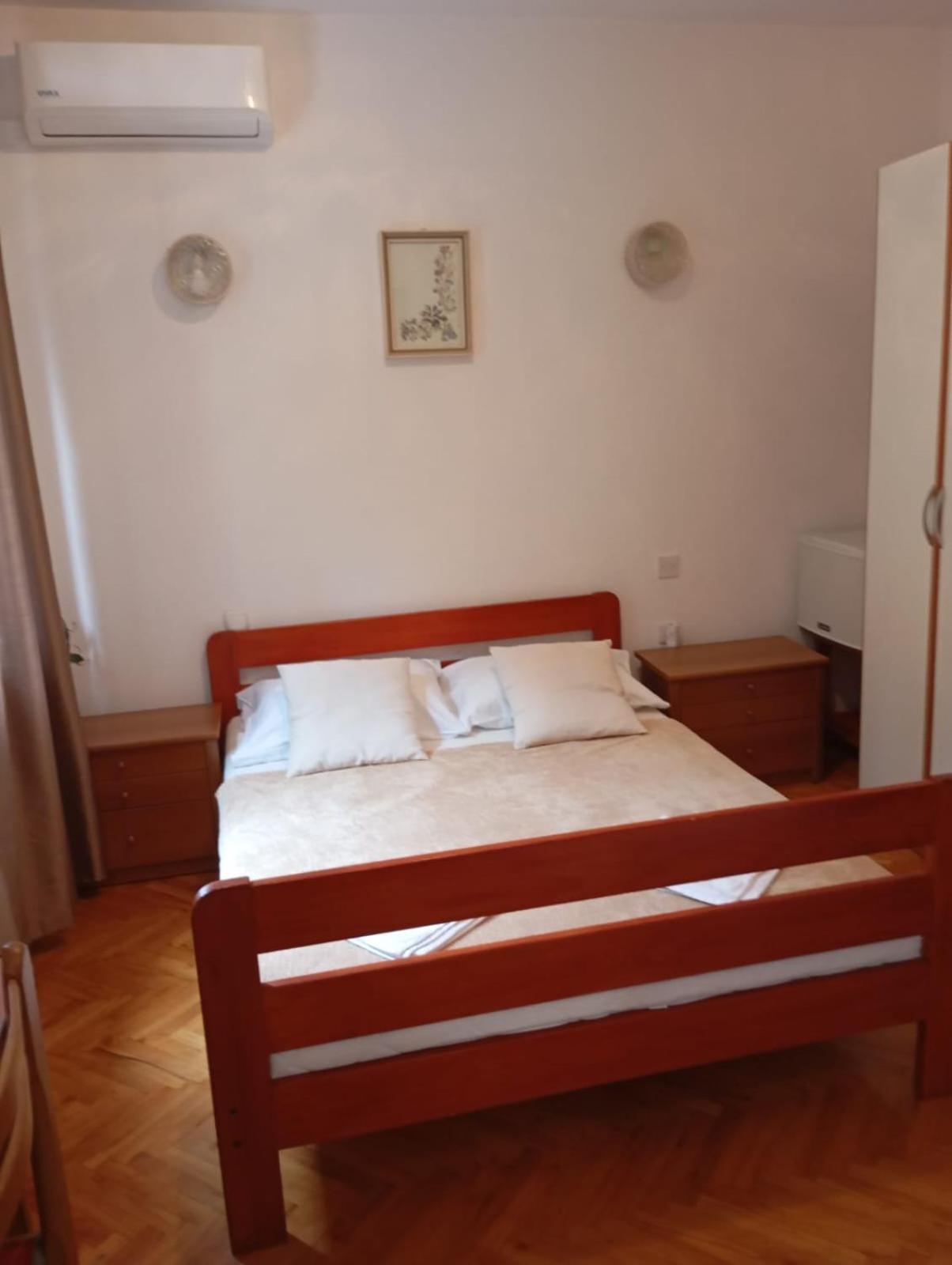 Rooms Helena Krk Town Εξωτερικό φωτογραφία