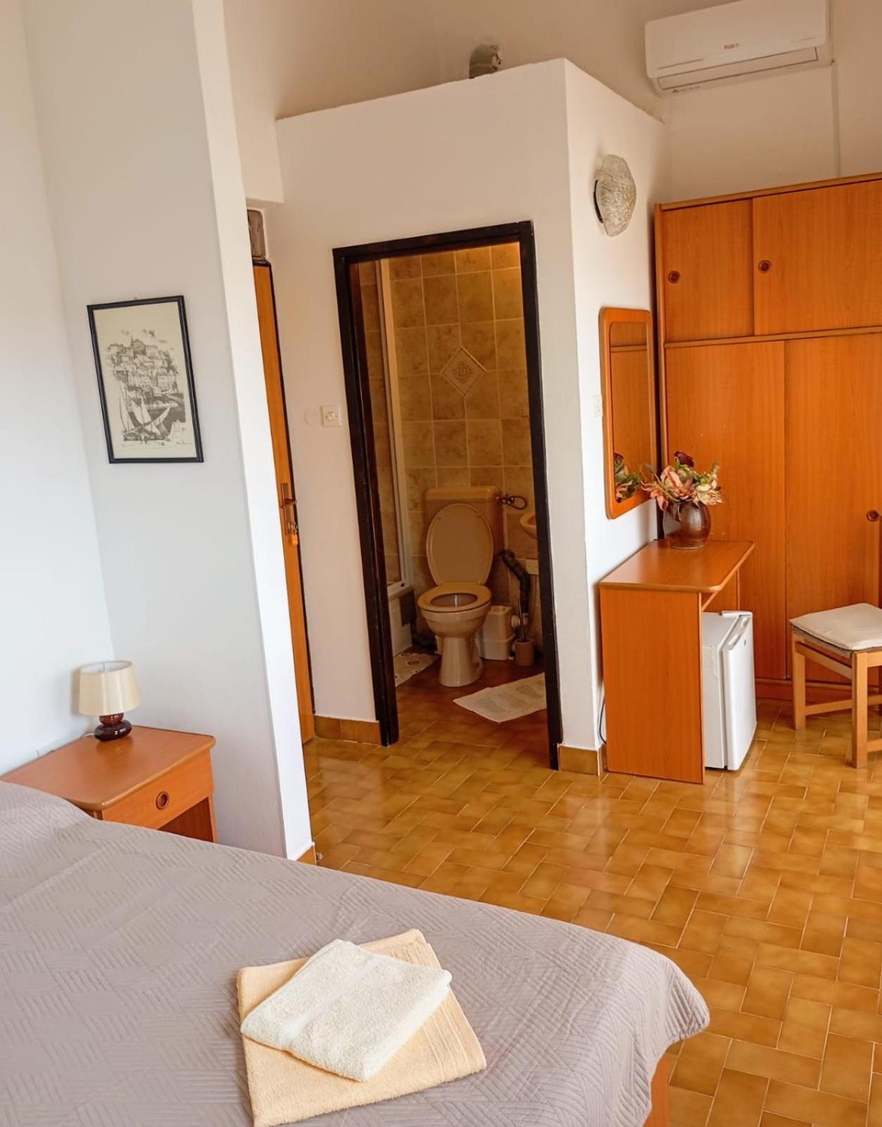 Rooms Helena Krk Town Εξωτερικό φωτογραφία