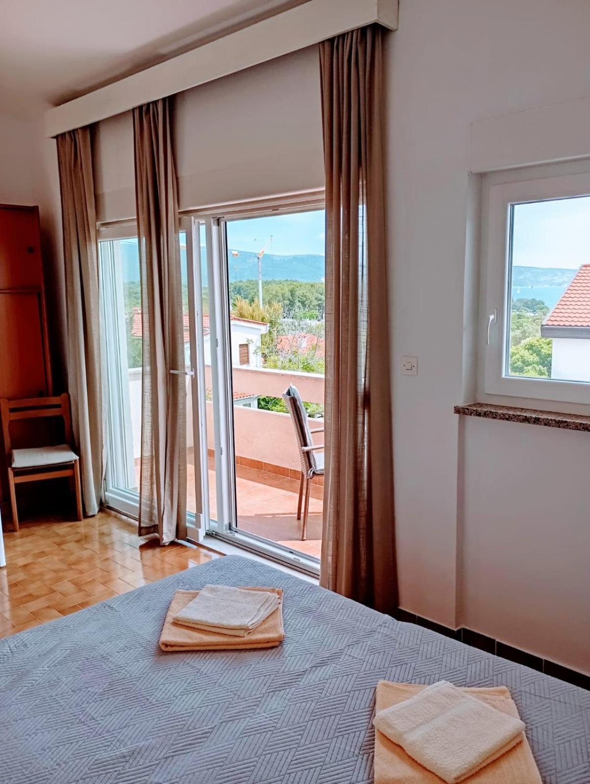 Rooms Helena Krk Town Εξωτερικό φωτογραφία