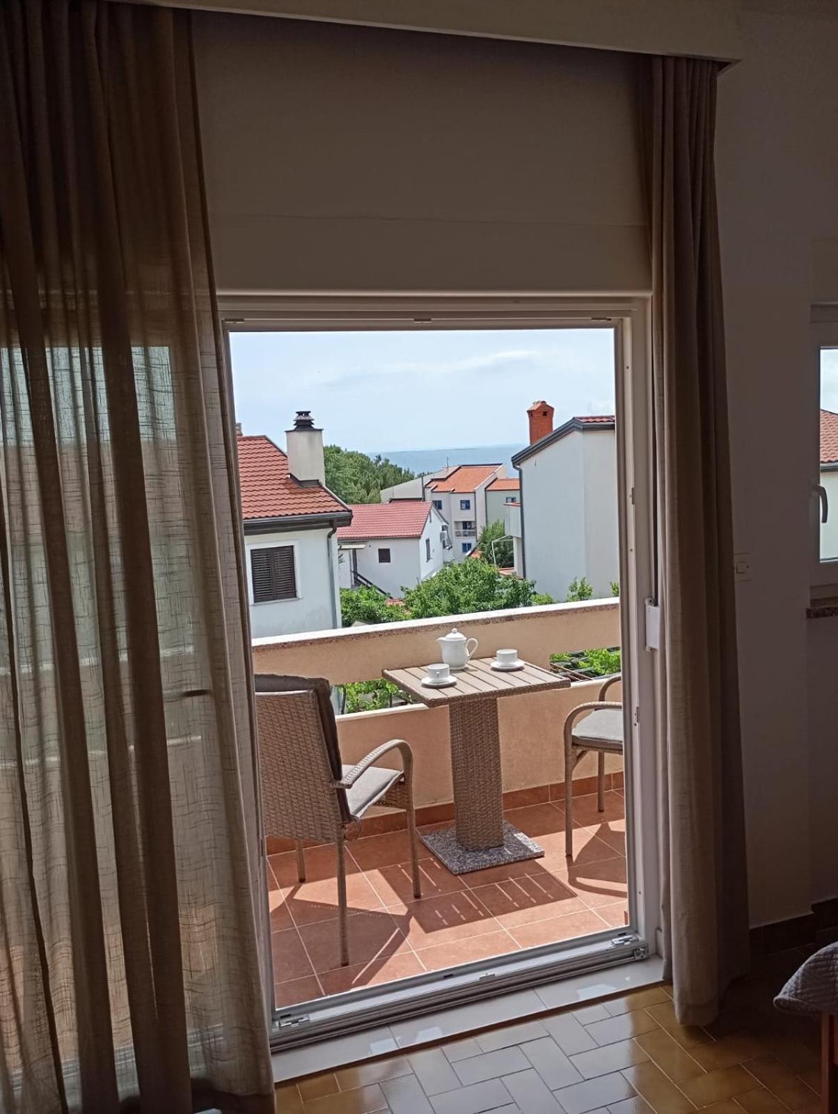 Rooms Helena Krk Town Εξωτερικό φωτογραφία