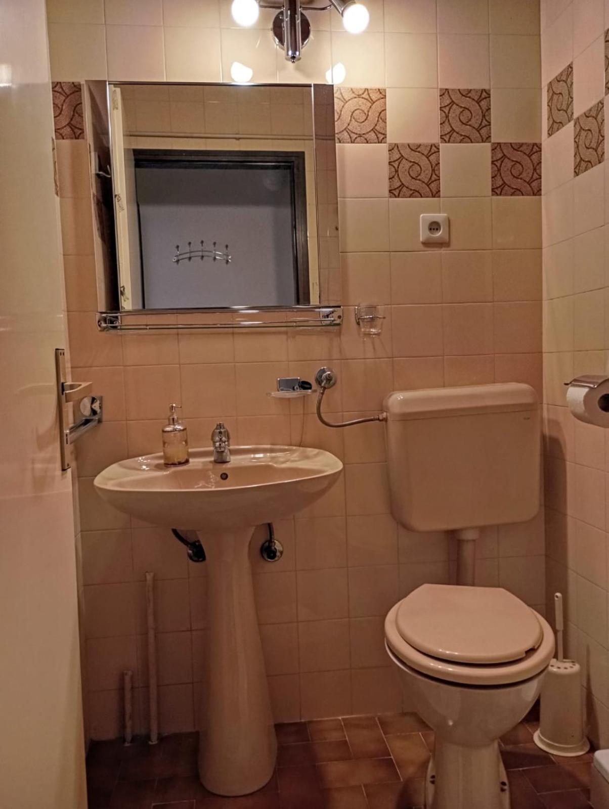 Rooms Helena Krk Town Εξωτερικό φωτογραφία